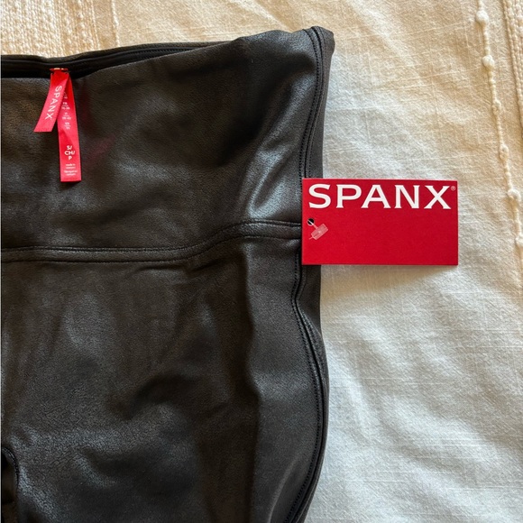 NWT SPANX Faux Leather Leggings - Picture 4 of 5